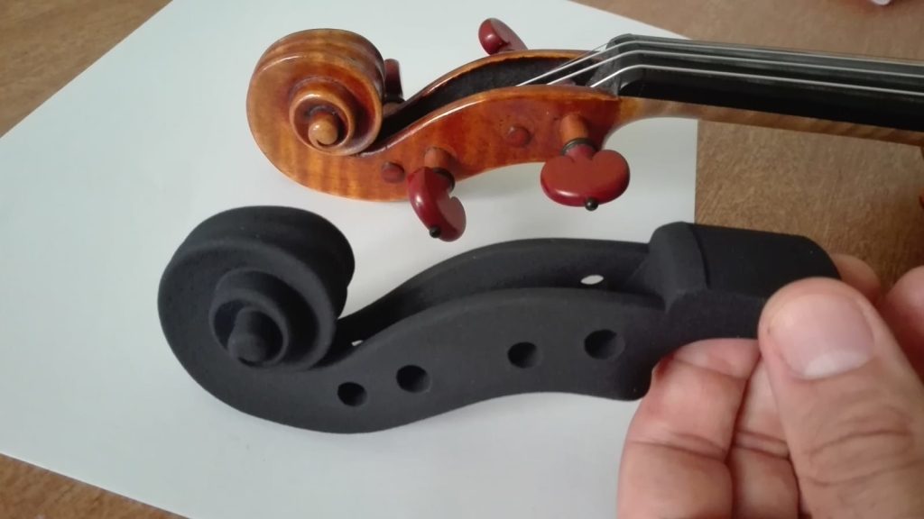3D printed scroll, obtained from the Industrial CT scan of a violin performed at 110microns